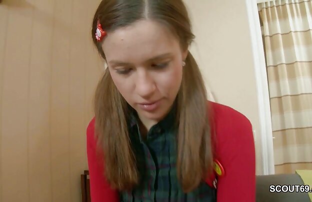 XXX لکسی کوس عکس سکسی در حال شکوفه است