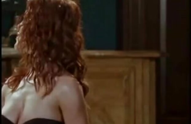 XXX الیزابت عكس كير وكون مارکس
