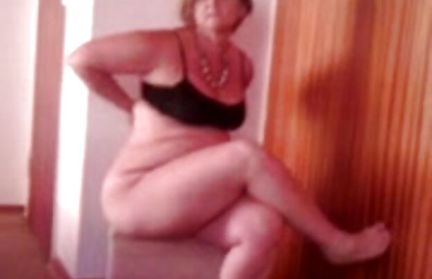 XXX یک مشتری شرور عضو فروشنده را داخل مغازه عکس کیرو کس متحرک مکید