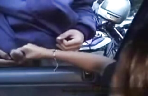 XXX دختر پرشور عکس کس و کون سکسی جین از استعمال سیگار خودداری می کند و بیدمشک هایش را نوازش می کند