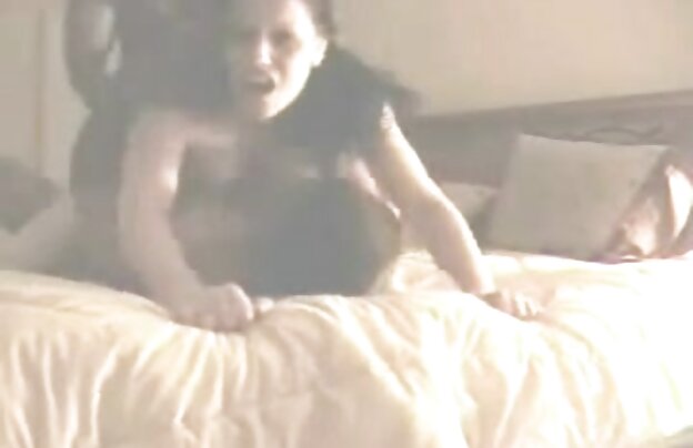 XXX یک فیلم کس سکسی عکس خانگی که دانش آموزان با هم فاک می کنند