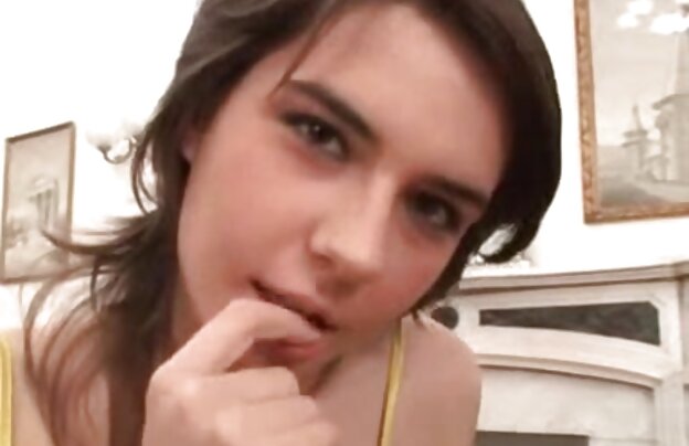 XXX نمایشی وابسته به عشق شهوانی با یک شلاق خرد شده در جوراب کرست و نایلون تصاویر سکسی کس و کیر سیاه