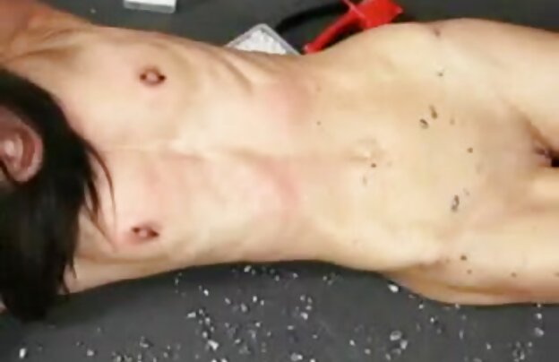 XXX Bitch کس سکسی عکس یک دوست جدید را برای بازدید از فاک دعوت کرد