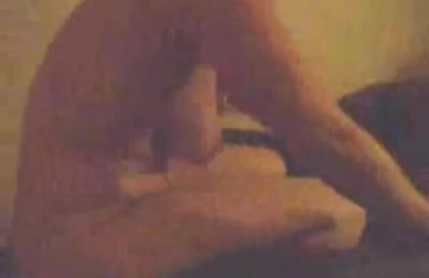 XXX دو دختر به داخل اتاق رفتند تا آن مرد را لعنتی کنند عکس کس و سکس