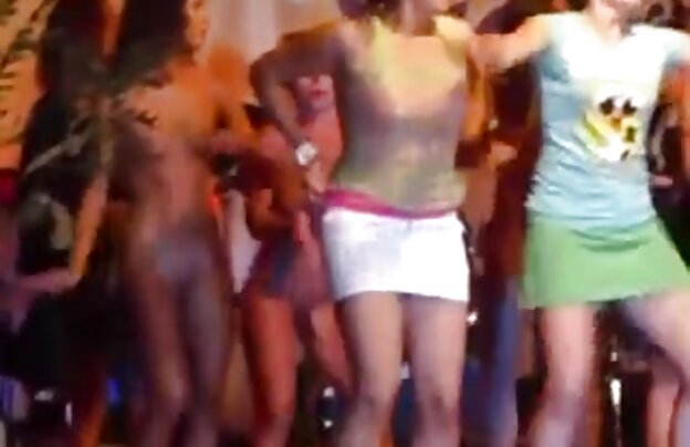 XXX Cosmo در عکس سکسى خارجى حال آرامش است